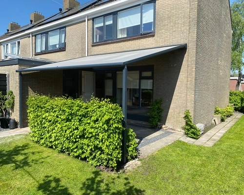 Plaza viva bij groene tuin Plaza viva bij groene tuin