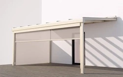 Glazen overkapping met screens