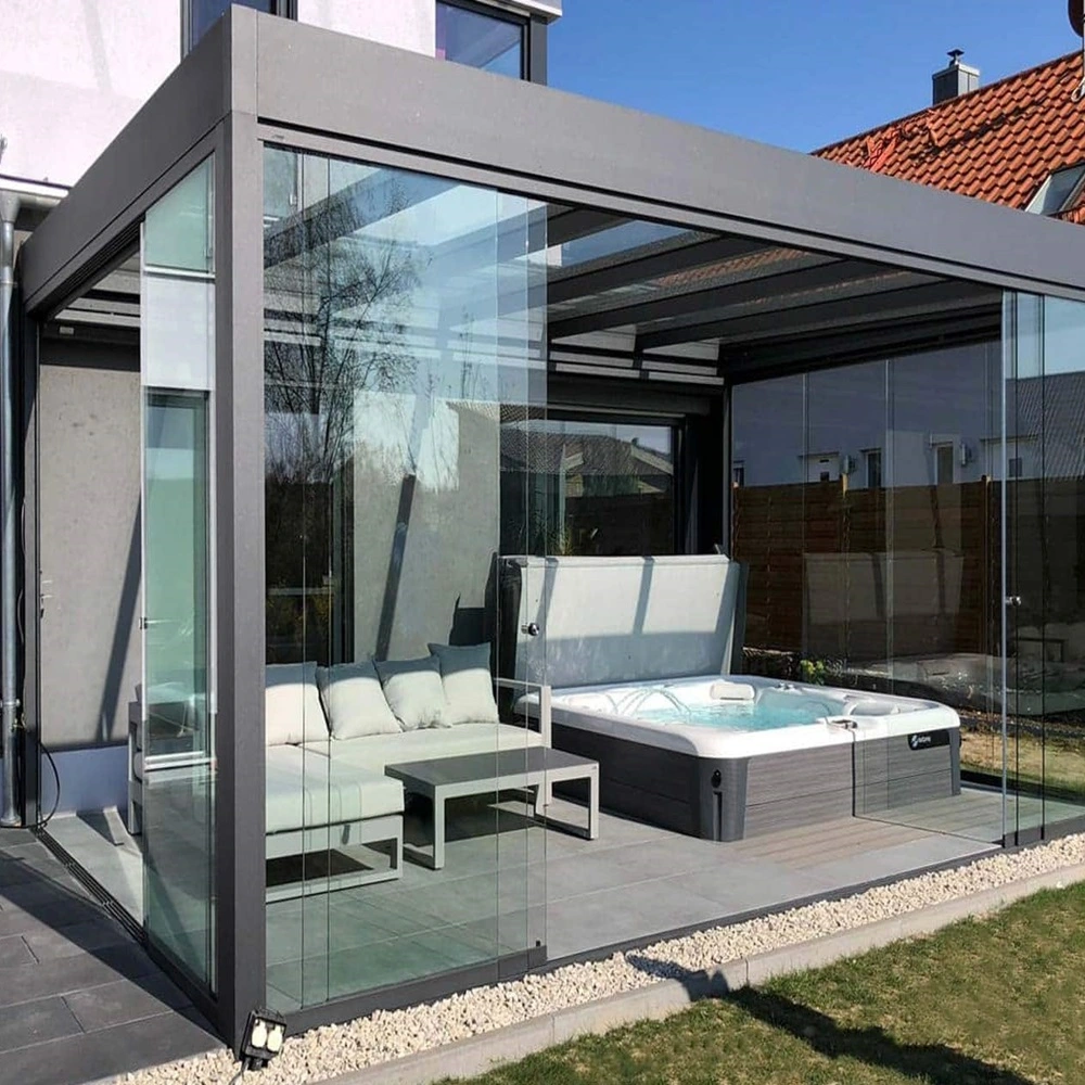 Glazenoverkapping Cubo met jacuzzi en loungehoek