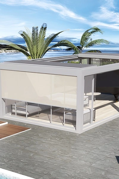 Lamellen overkapping Diesis met uitzicht op zee Lamellen overkapping Diesis met uitzicht op zee