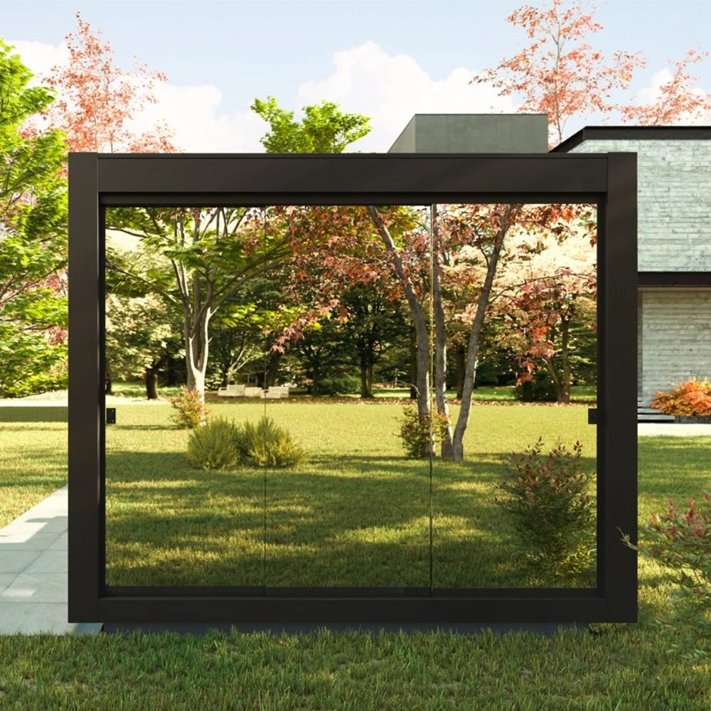 Lamellendak Brera met glazen wanden in een herfsttuin, reflecterend de natuur