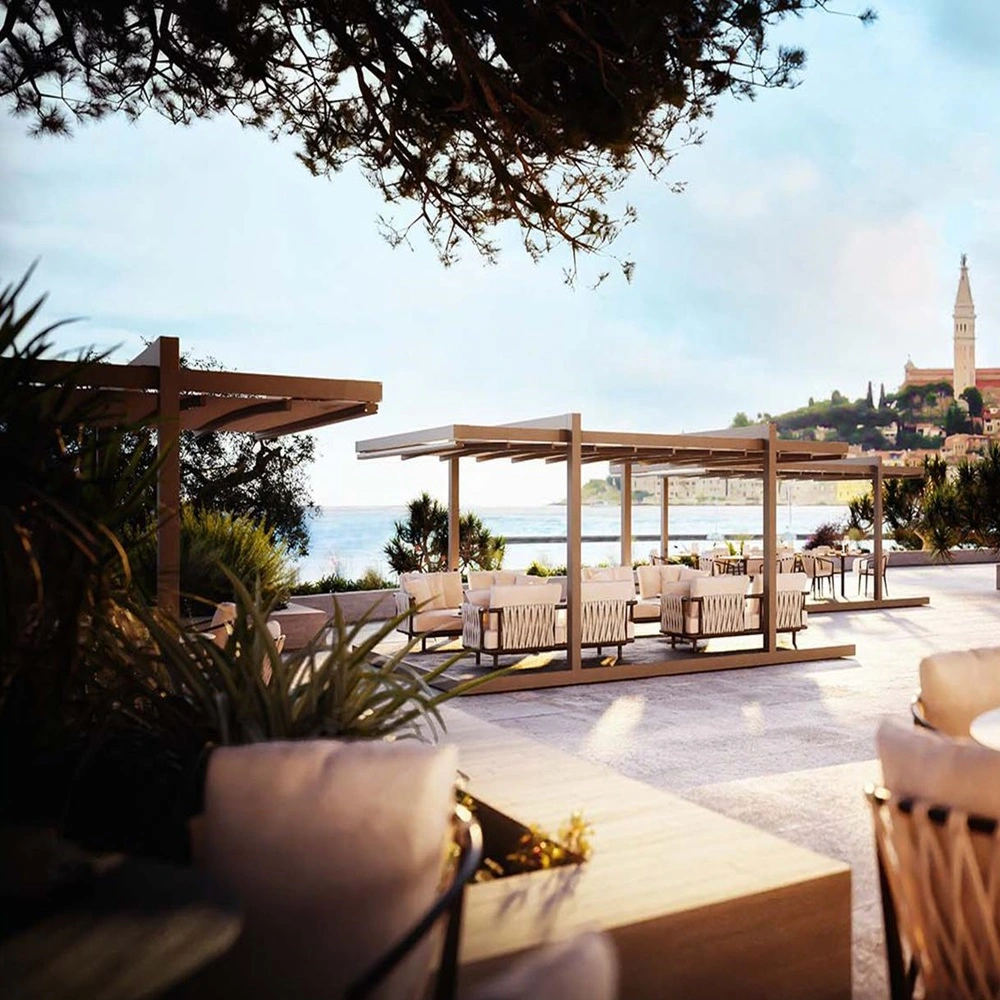 Phoenix Patio met zitgedeelte en uitzicht op zee