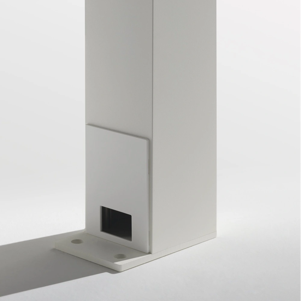 Waterafvoer en Detail van de voet van de lamellen overkapping Movie