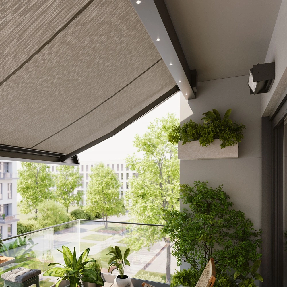 Balkon met uitgeschoven zonnescherm en groen uitzicht met Tempura Quadra heater