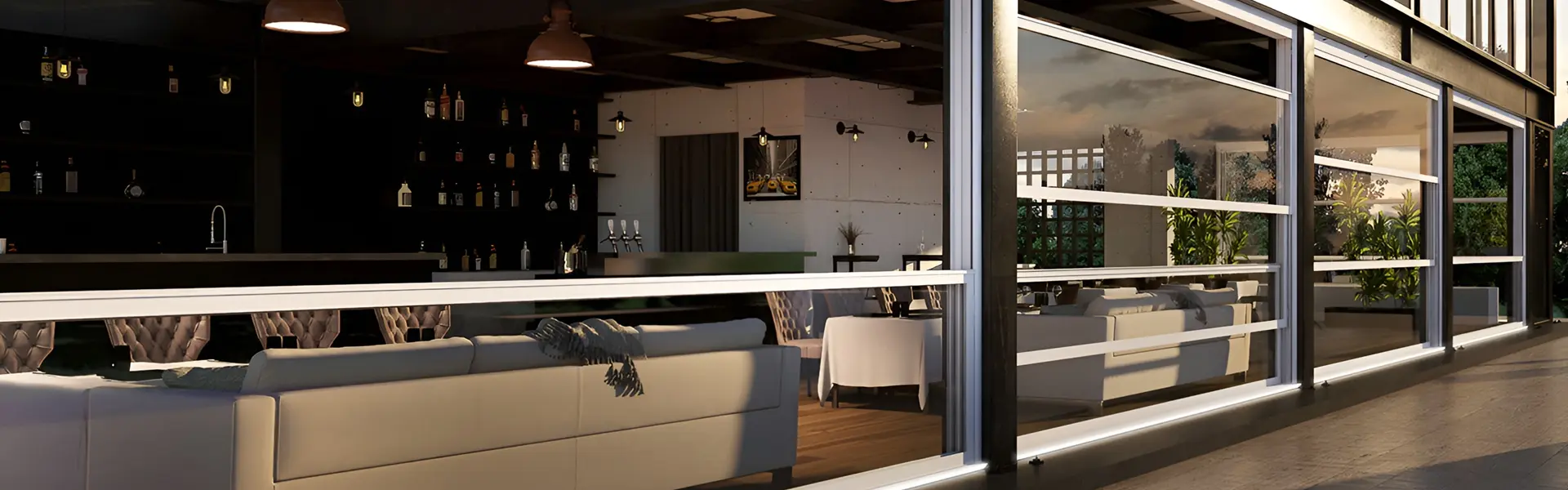 Close-up windschermen bij een lounge cafe met banken