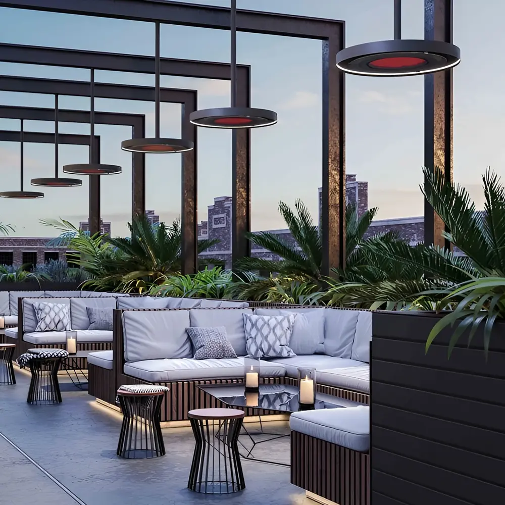 Eclipse Smart Heat heaters op een terras met banken