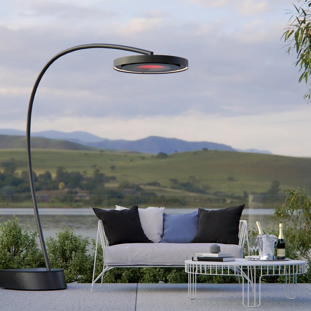 Eclipse Smart Heat portable heater bij loungebank met uitzicht op bergen