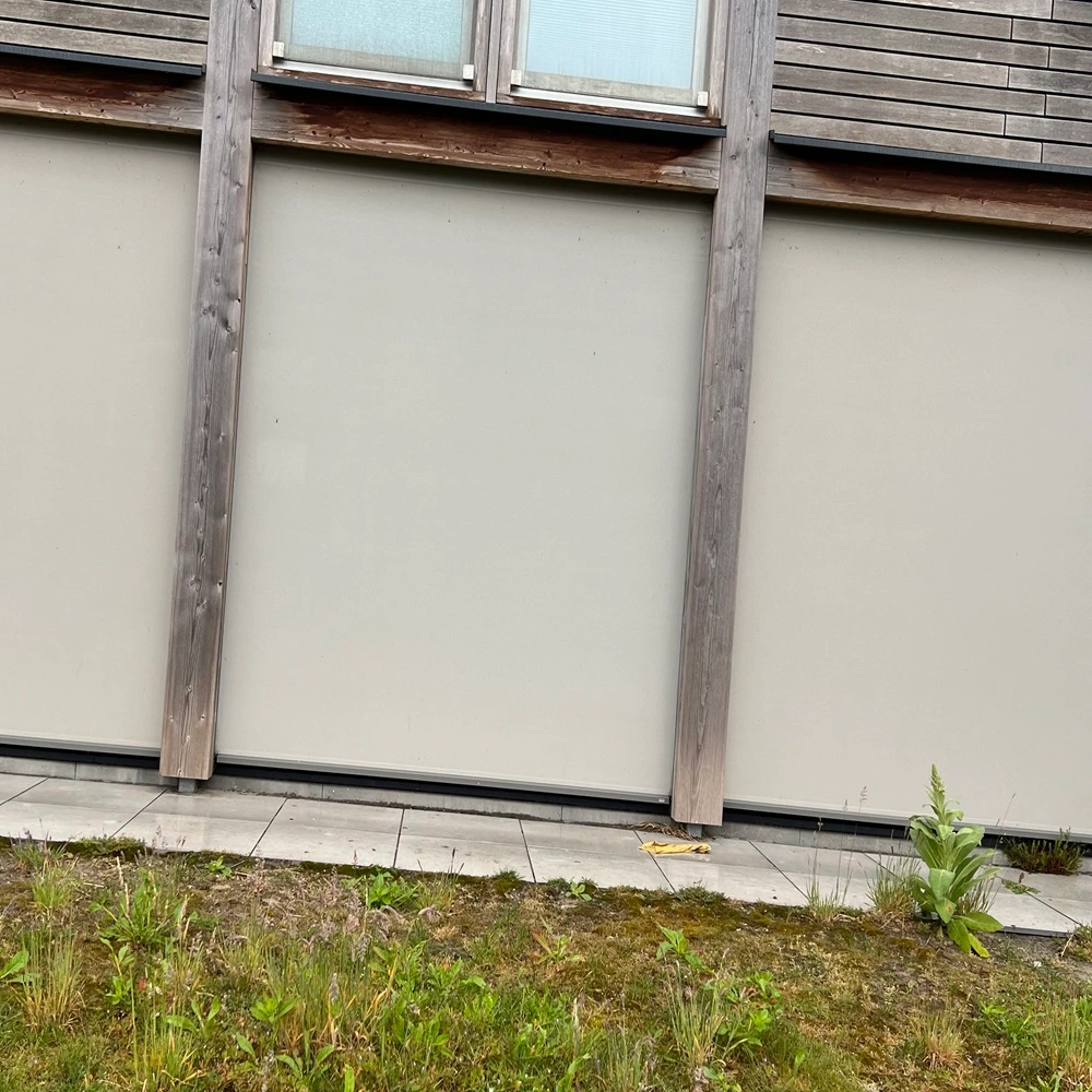 Roma zipscreen2 op buitenmuur van woning, volledig gesloten screens