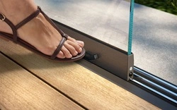 W17 Easy glazen schuifwand met vergrendel systeem W17 Easy glazen schuifwand met vergrendel systeem