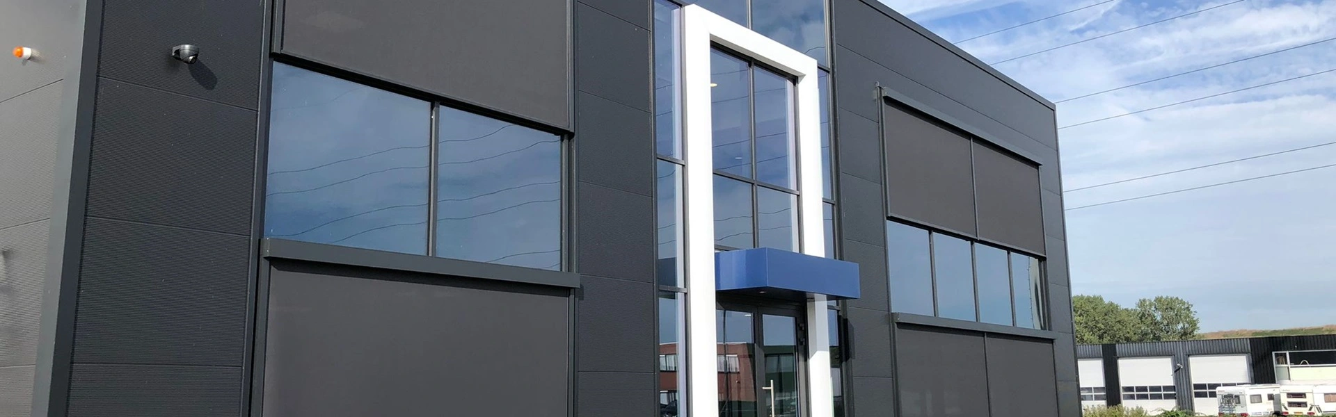 Realisatie zipscreens kantoor Heerenveen