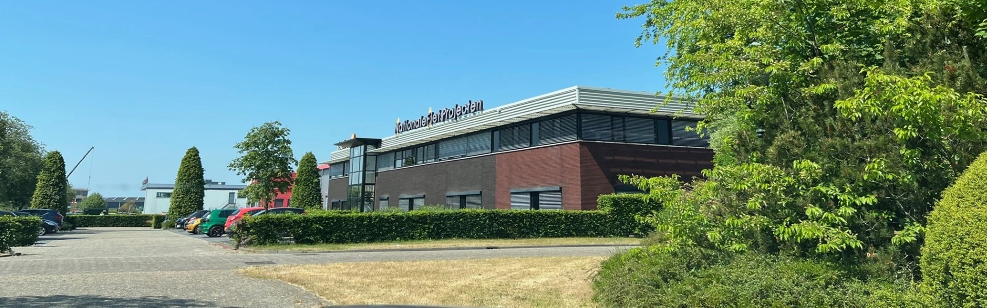 Hoekaanzicht van Nationale Fietsprojecten met zonwering