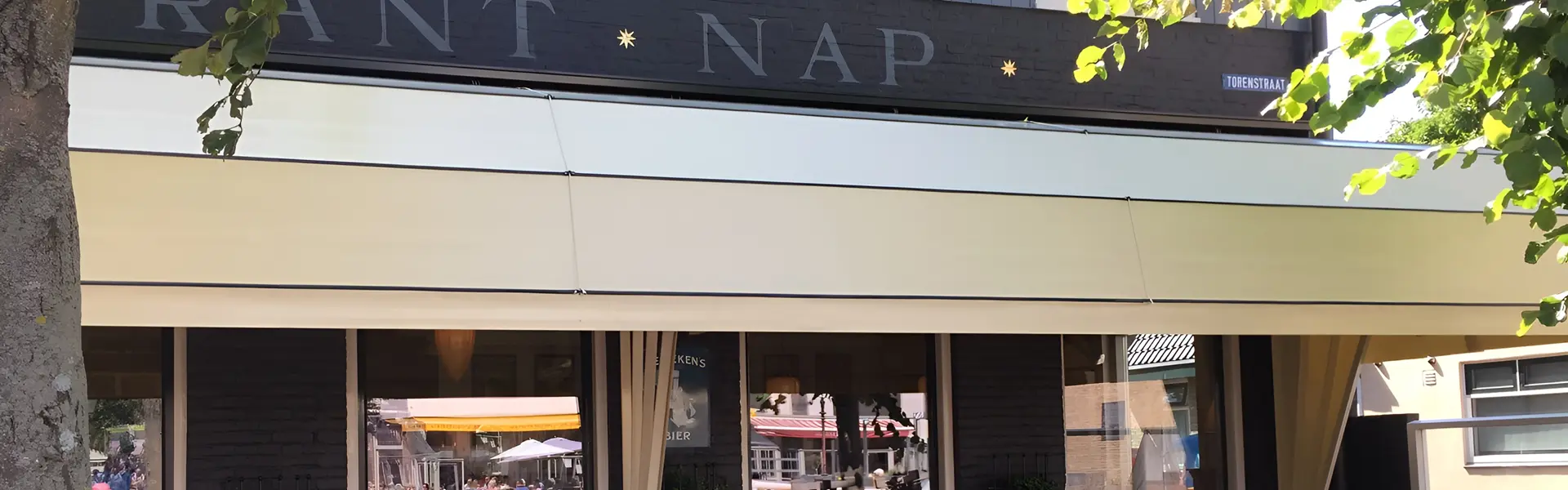 Horeca markiezen bij hotel-restaurant Nap een klassiek ontwerp