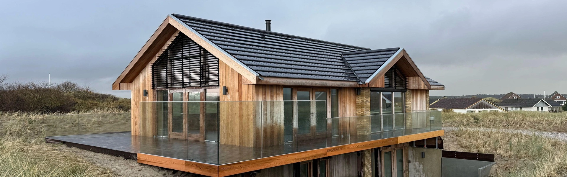 Louvre lamellen project op Terschelling door Veldman Zonwering