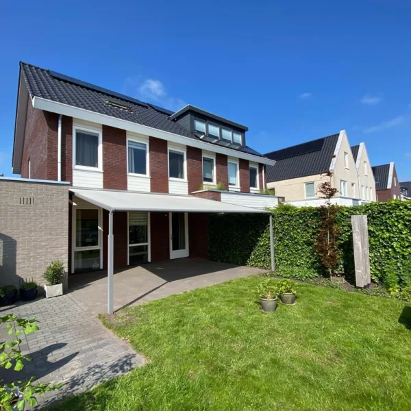 Textiel dak Veldman project met tuinzicht Sneek