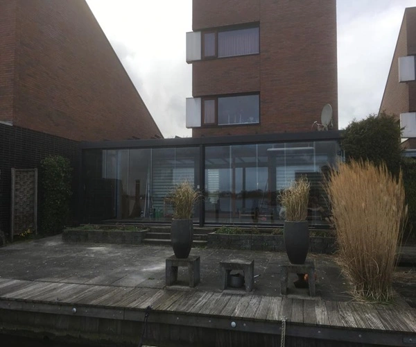 Glazenoverkapping Area