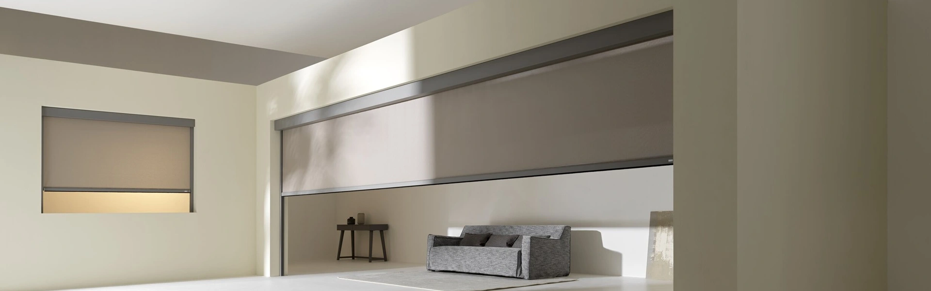 Interieur met beige Click zip solar screen in een stijlvolle woonkamer