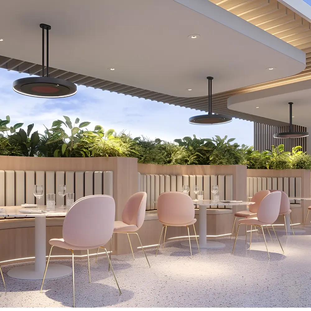 Terras met zitplaatsen en plafondheater voor comfort 