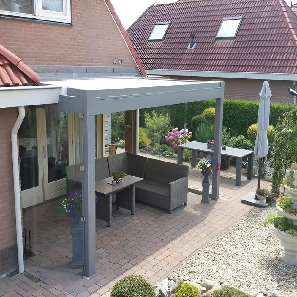 Veldman Zonwering aluminium terrasoverkapping met schuifdak in tuin Dronten Veldman Zonwering aluminium terrasoverkapping met schuifdak in tuin Dronten