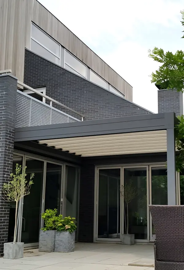 Veldman Zonwering terrasoverkapping in Sneek