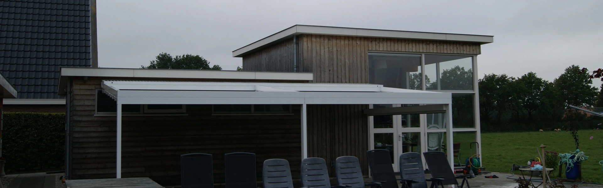 Veldman Zonwering terrasoverkapping met schuifdak in Bontebok