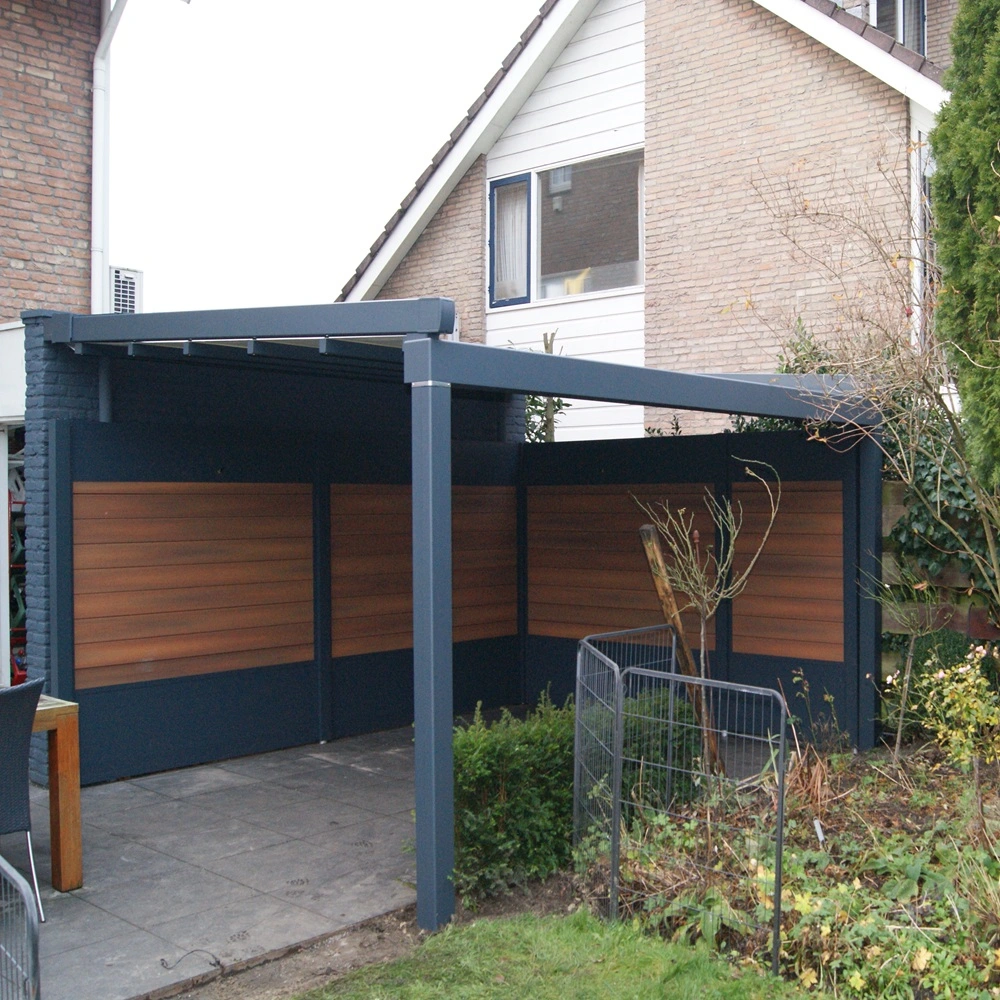 Veldman Zonwering uitschuifbare buitenkamer met houten zijpanelen in Etten-Leur