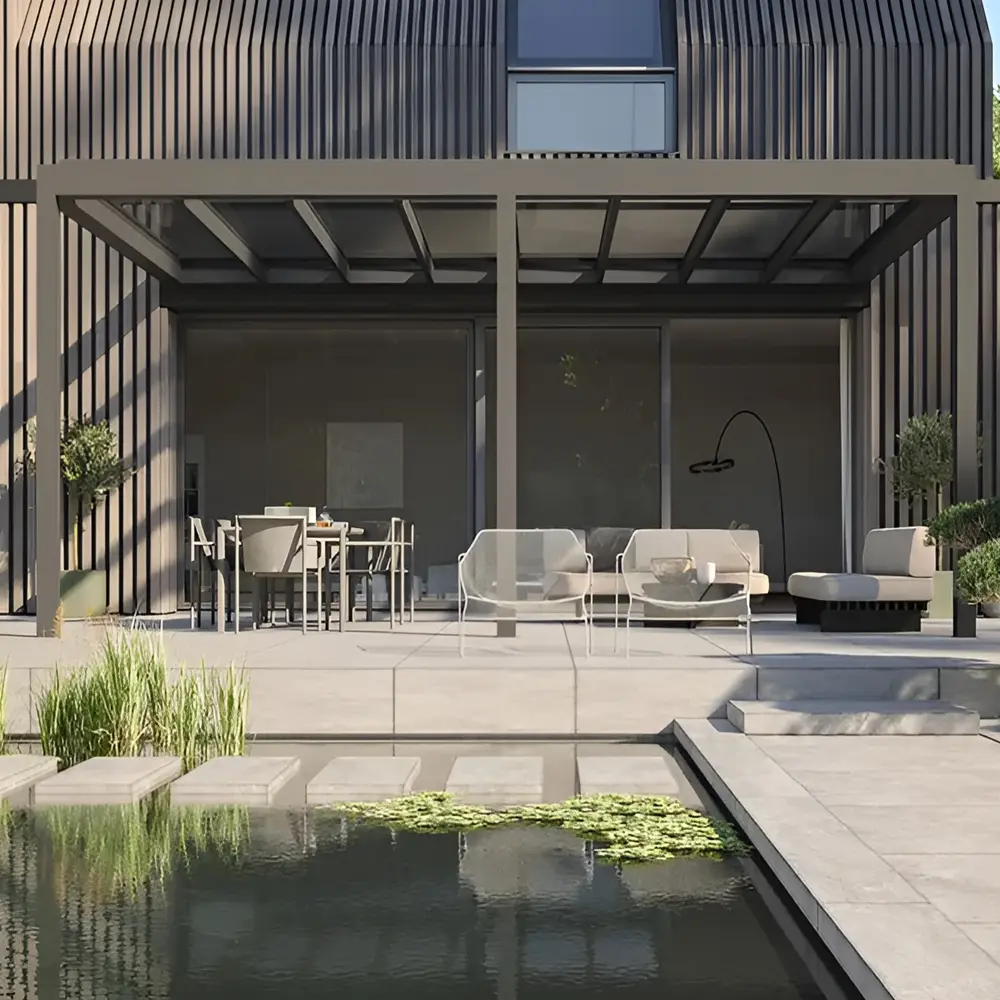 Vetro Vino overkapping bij villa en vijver