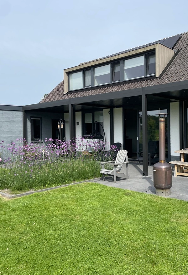 Moderne lamellen overkapping in Burgum, Veldman Zonwering Moderne lamellen overkapping in Burgum, Veldman Zonwering