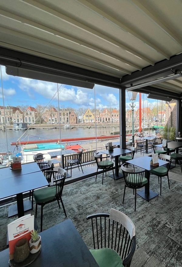 Overkapping met schuifdak bij Prins Mauritshuis Blokzijl