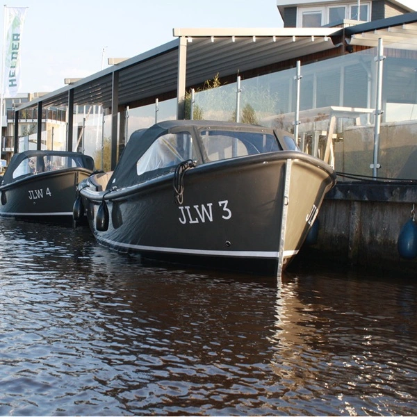 Overkapping met schuifdak door Veldman Zonwering bij restaurant Helder Boornzwaag