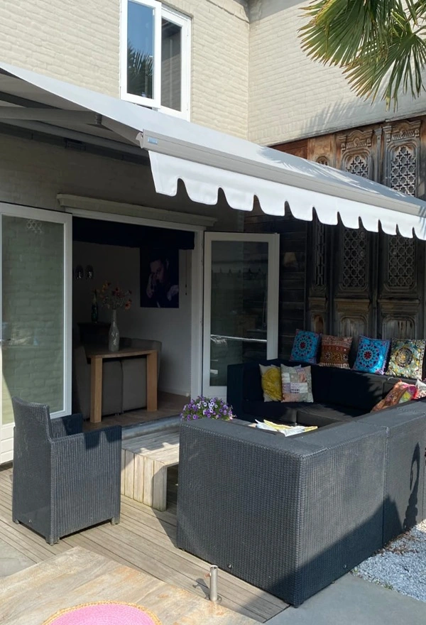 Project in Oisterwijk zon en regenscherm project Veldman Zonwering Project in Oisterwijk zon en regenscherm project Veldman Zonwering