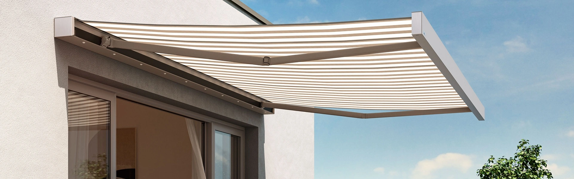 Smaila knikarmscherm met gestreept doek boven terras