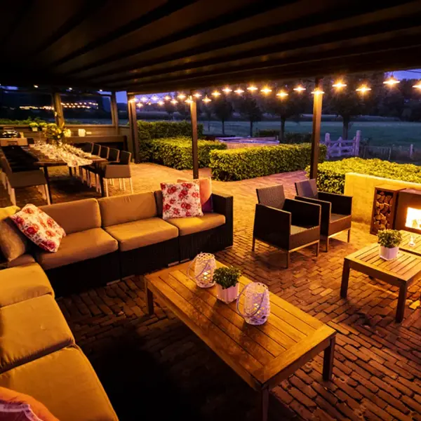 Terrasoverkapping met schuifdak door Veldman Zonwering bij Zwaluwhof in Dalfsen Terrasoverkapping met schuifdak door Veldman Zonwering bij Zwaluwhof in Dalfsen