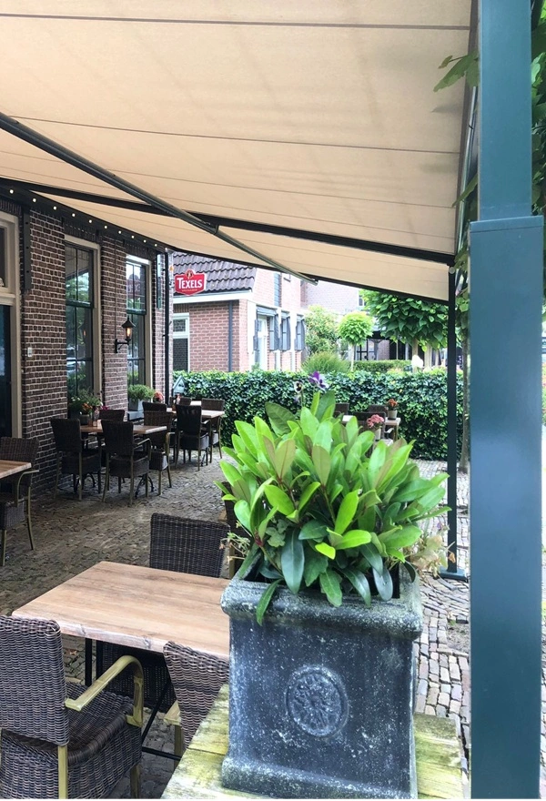Terrasoverkapping van textiel bij restaurant De Ar in Westerbork door Veldman Zonwering Terrasoverkapping van textiel bij restaurant De Ar in Westerbork door Veldman Zonwering