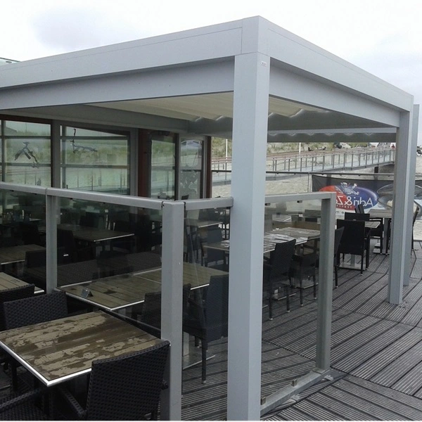 Textiel overkapping met schuifdak door Veldman Zonwering bij ’t Strandhuys Ameland Textiel overkapping met schuifdak door Veldman Zonwering bij 't Strandhuys Ameland