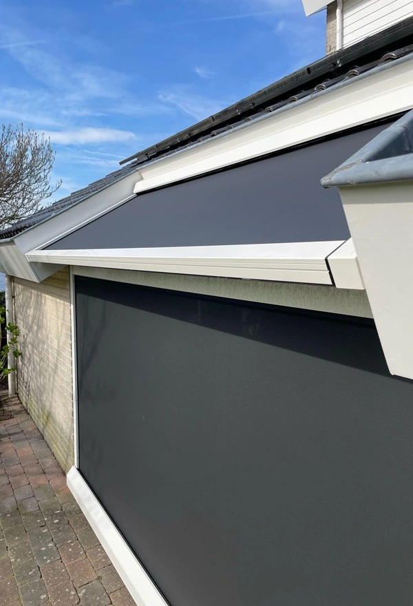 Veldman Zonwering serrezonwering met strak design in Joure Veldman Zonwering serrezonwering met strak design in Joure