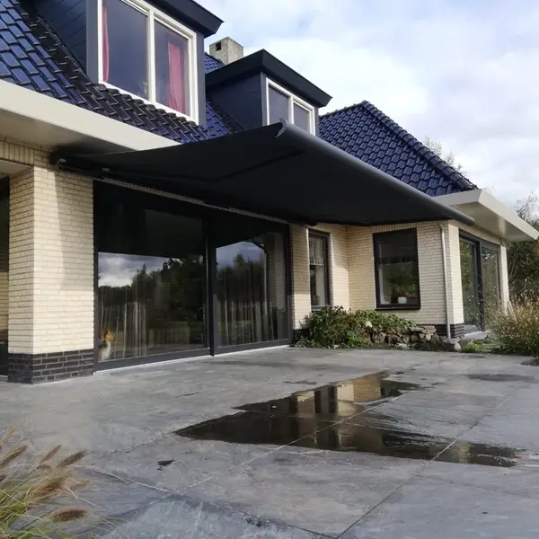 Knikarmscherm Somfy