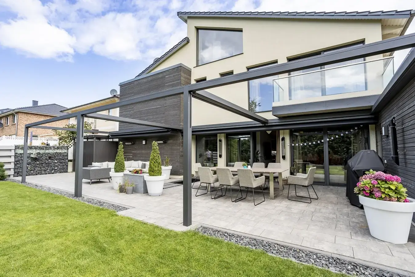 Modern terrasoverkapping